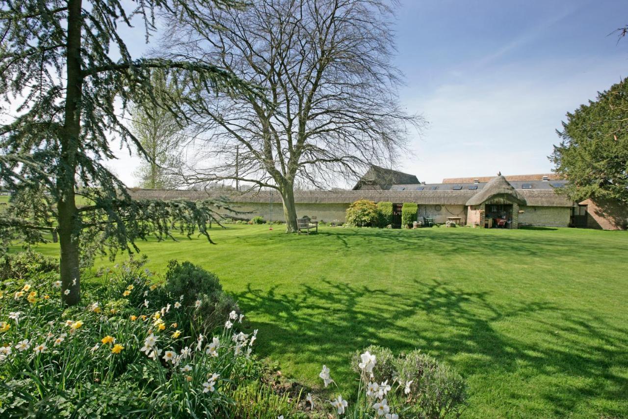 Bridge Farmhouse - Eight Ensuite Bedrooms Salisbury Exterior foto